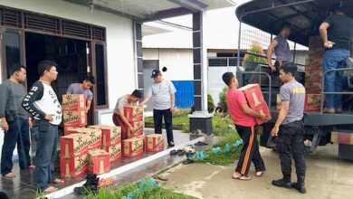 Polisi Sita Ribuan Botol Miras yang Dipasarkan Secara Online