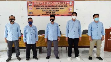 Pastikan Proses Pemilu Berjalan Baik, KPU Kukar Turun ke Kecamatan Pantau Rapat Pleno DPSHP