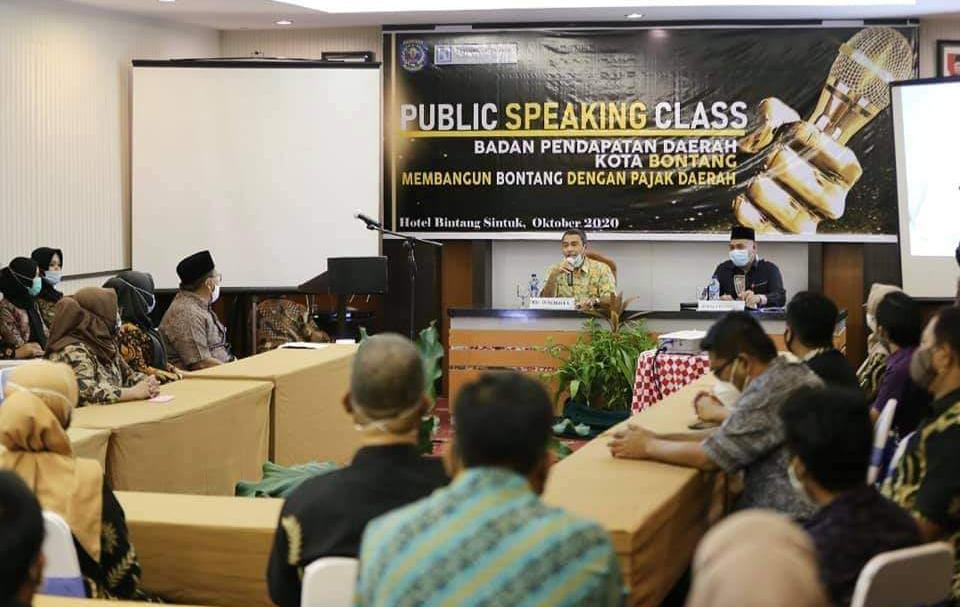 Tingkatkan SDM Bapenda Bontang Menggelar Public Speaking Class