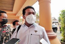 Anggota Komisi III DPRD Kaltim Syafranuddin saat diwawancarai media