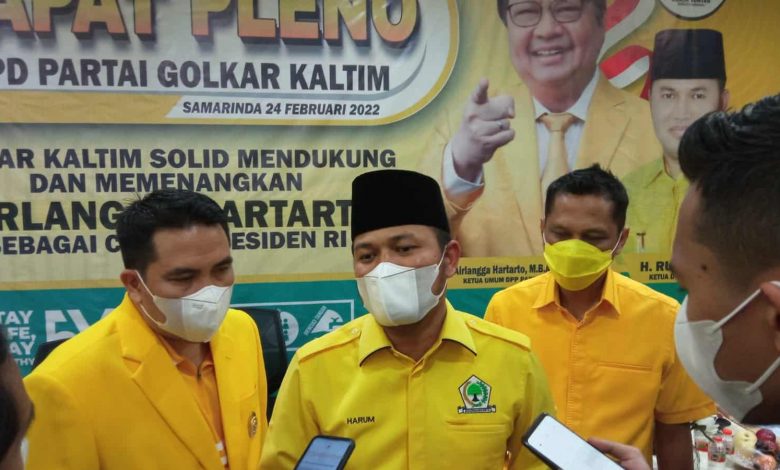 Ketua DPD Golkar Kaltim Rudi Mas'ud saat diwawancarai awak media. (Istimewa)