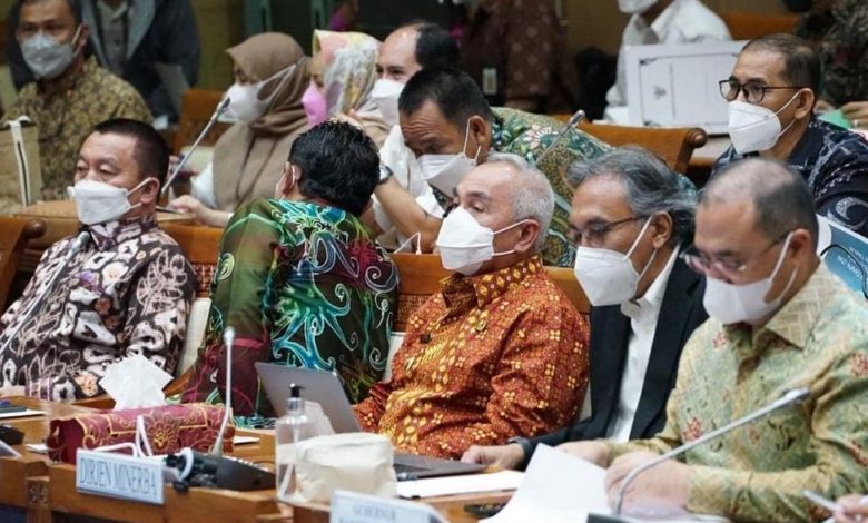 Ketika Isran Keluhkan Jalan Daerah Rusak Bagai Ombak Laut Pasifik Akibat Tambang Ilegal Merajalela