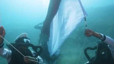 Heroisme Prajurit TNI AL dalam Pengibaran Merah Putih dari Dasar Laut di Blok Ambalat