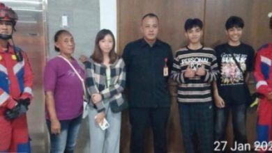 Empat Orang Terjebak di Tangga Darurat Mal Sunter, Berhasil Dievakuasi oleh Damkar