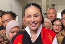 Nikita Mirzani Dituntut 11 Tahun Penjara dan Denda Rp2 Miliar dalam Kasus Pemerasan dan TPPU